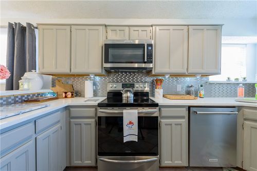 7825 Cardinal Ct, North Richland Hills, TX, 76180-6201 | Card Image