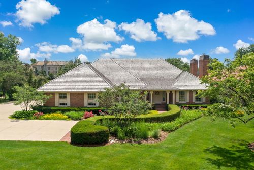 2016 Midwest Club Pkwy, Oak Brook, IL, 60523-2526 | Card Image