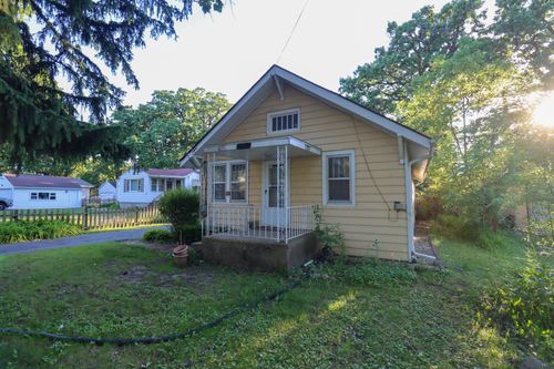 44 Oak Knoll Dr, Lake Villa, IL, 60046-9049 | Card Image