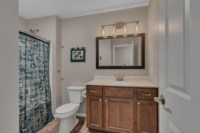 Full bathroom on upper level to be shared by the 2nd and 3rd bedrooms | Image 24