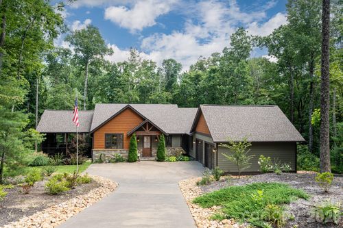 403 Thunder Mountain Rd, Hendersonville, NC, 28792-4611 | Card Image