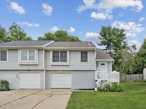 2007 S Ridge Dr, Coralville, IA, 52241-3004 | Card Image