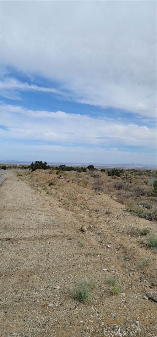 0 Avenue Y, Llano, CA, 93544 | Card Image