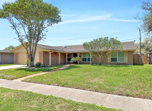 450 Poenisch Dr, Corpus Christi, TX, 78412-2712 | Card Image