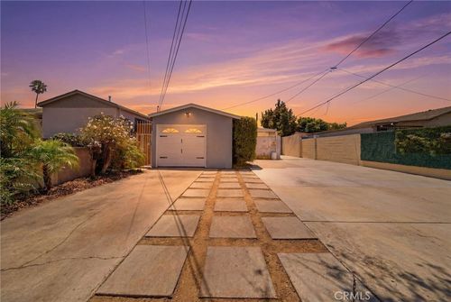 3944 W 111th Pl, Inglewood, CA, 90303-2644 | Card Image