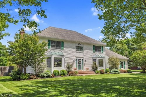 3 Wellington Dr, Long Valley, NJ, 07853-6115 | Card Image