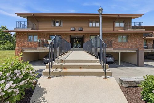 7-4085 S 84th Street, Greenfield, WI, 53228 | Card Image
