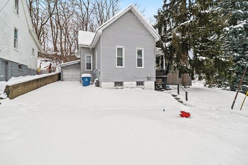 524 Davis St, Manistee, MI, 49660-1949 | Card Image