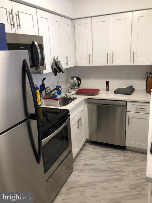 apt-8h-1420 Locust St, PHILADELPHIA, PA, 19102-4206 | Card Image