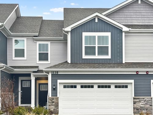 1135 White Oak Cir, Crystal Lake, IL, 60012-2240 | Card Image