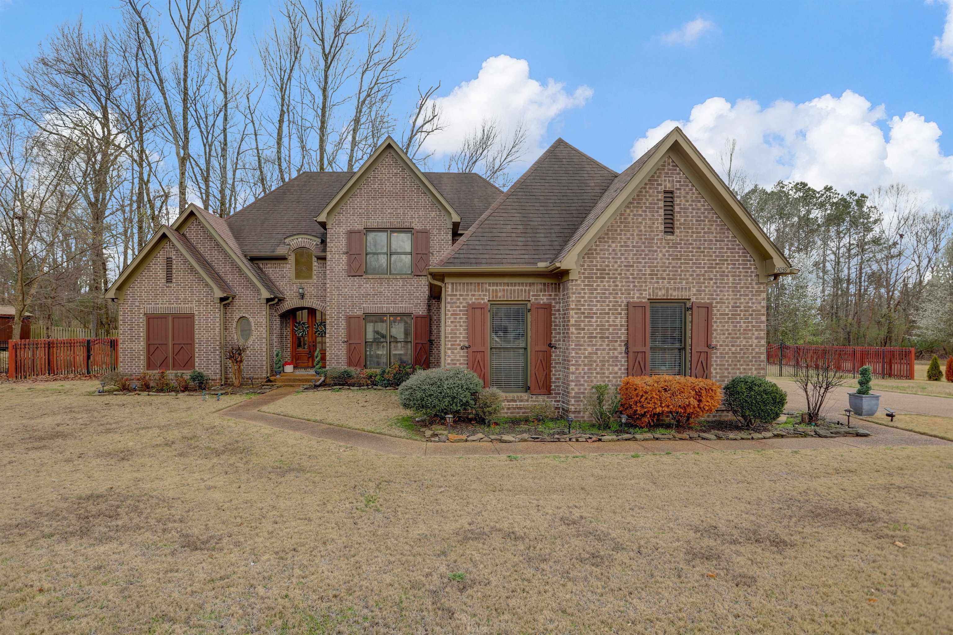 Stonedale Dr, Cordova, TN 38018