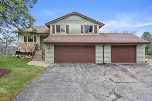 W324S7701 Paul Lane, Mukwonago, WI, 53149 | Card Image