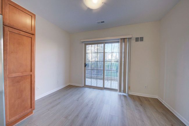 breakfast nook | Image 13