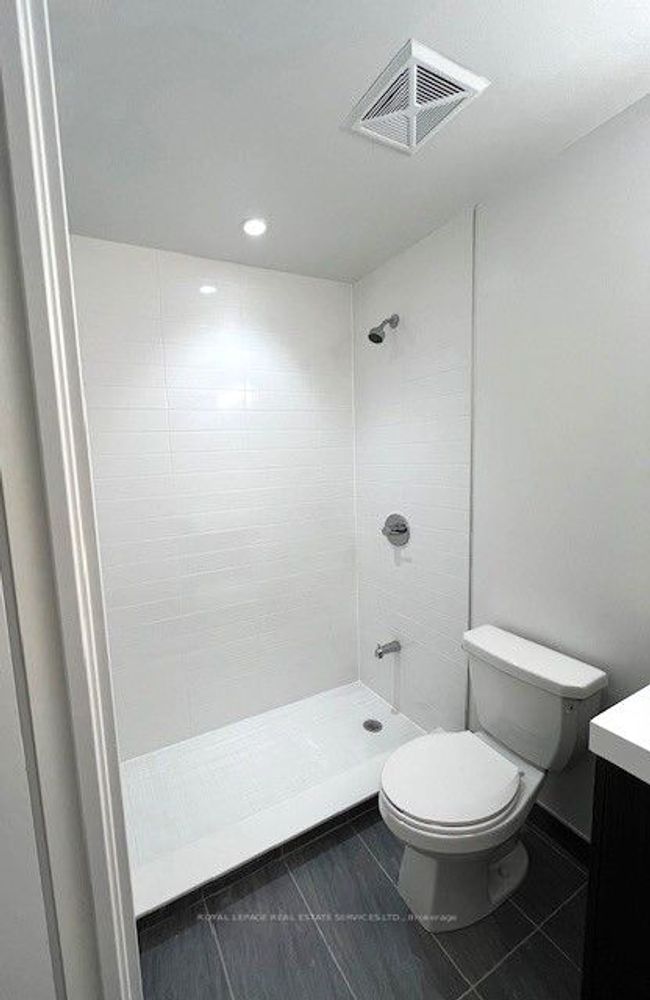518 - 1010 Dundas St E, Condo with 3 bedrooms, 2 bathrooms and 1 parking in Whitby ON | Image 13