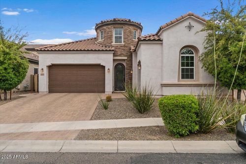 2926 E Minnezona Ave, Phoenix, AZ, 85016-4979 | Card Image