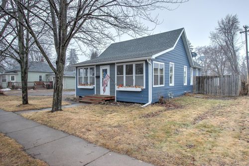 212 Forest Ave W, Mora, MN, 55051-1409 | Card Image