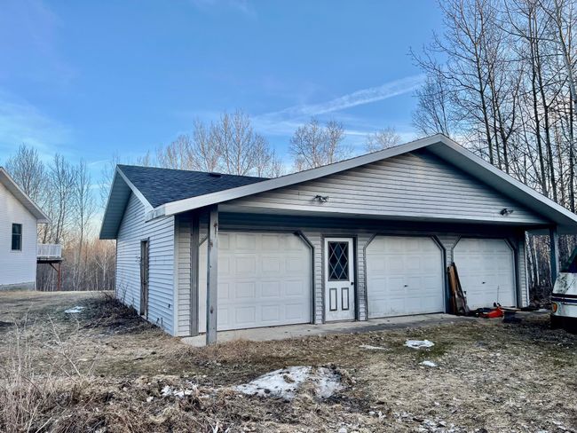 3 stall garage | Image 46