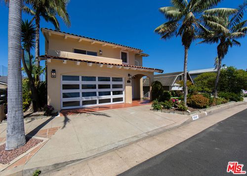 8140 Calabar Ave, Playa del Rey, CA, 90293-7812 | Card Image