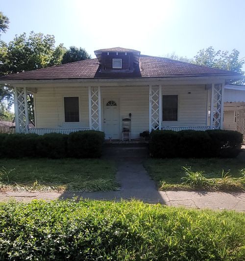 919 N 7th St, Murphysboro, IL, 62966-1640 | Card Image