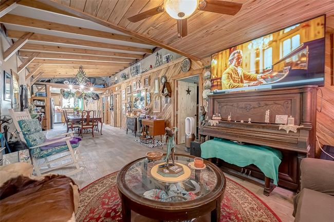 2080 Avenue J St, Home with 3 bedrooms, 2 bathrooms and null parking in Boling TX | Image 18