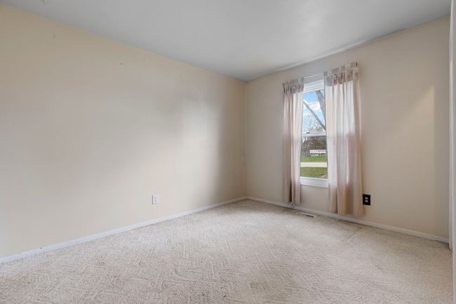 1212 Hilltop Blvd, House other with 3 bedrooms, 2 bathrooms and 1 parking in Mchenry IL | Image 14