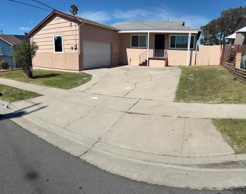 5068 Palin St, San Diego, CA, 92113 | Card Image