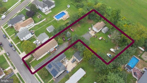 10 New York Ave, Burlington, NJ, 08016-1124 | Card Image