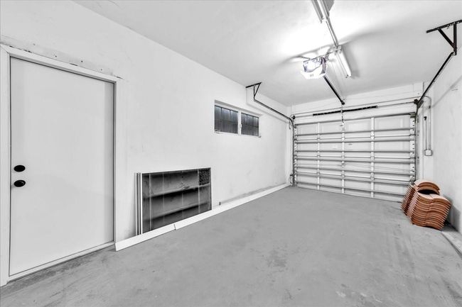 Over-sized 1-Car Garage | Image 38