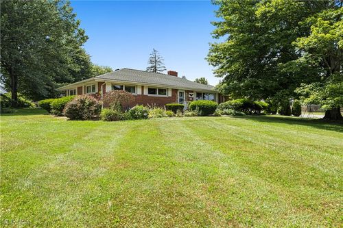 759 Valley View Dr, Brookfield, OH, 44403-9651 | Card Image