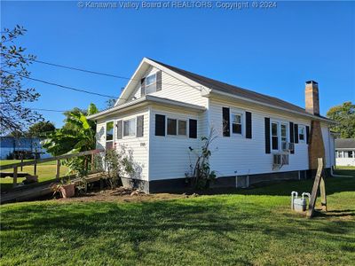 3324 Mossman Avenue, House other with 3 bedrooms, 1 bathrooms and null parking in Point Pleasant WV | Image 3