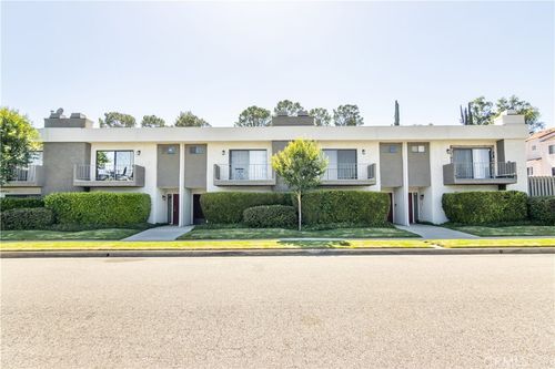 5-4327 Freedom Dr, Calabasas, CA, 91302-5133 | Card Image