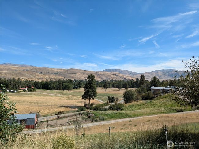D - 957 Twisp Carlton Rd, House other with 3 bedrooms, 2 bathrooms and 1 parking in Twisp WA | Image 4