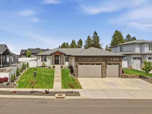 4210 W Pine Cliff Dr, Spokane, WA, 99208-6930 | Card Image