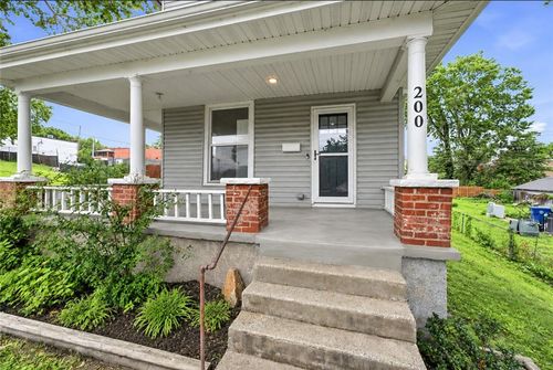 200 16th St, Kansas City, KS, 66102-4910 | Card Image