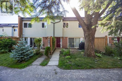 242 Milestone Cres, Aurora, ON, L4G3M2 | Card Image
