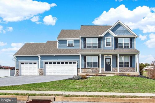 3828 Country Dr, DOVER, PA, 17315-3511 | Card Image