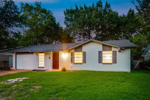 1049 Eastwood Dr, Lewisville, TX, 75067-5009 | Card Image