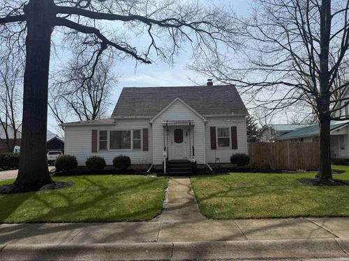 256 W Hoosier St, Berne, IN, 46711-1116 | Card Image