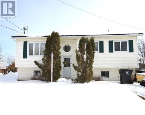 123 Middle Bight Rd, Conception Bay South, NL, A1X6A8 | Card Image