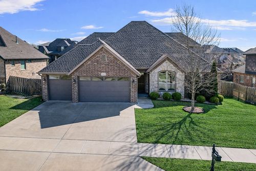 2512 S Horizon Blvd, Rogers, AR, 72758-9545 | Card Image
