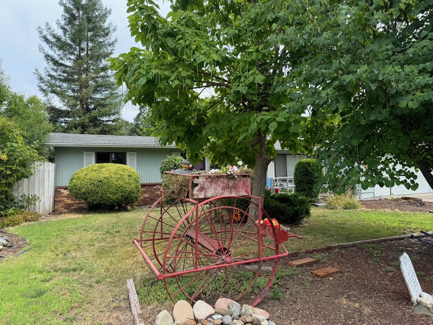 Lawnridge Ave, Grants Pass, OR 97526