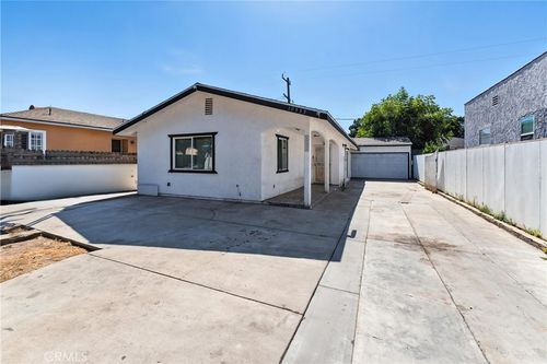 10333 Capistrano Ave, South Gate, CA, 90280 | Card Image