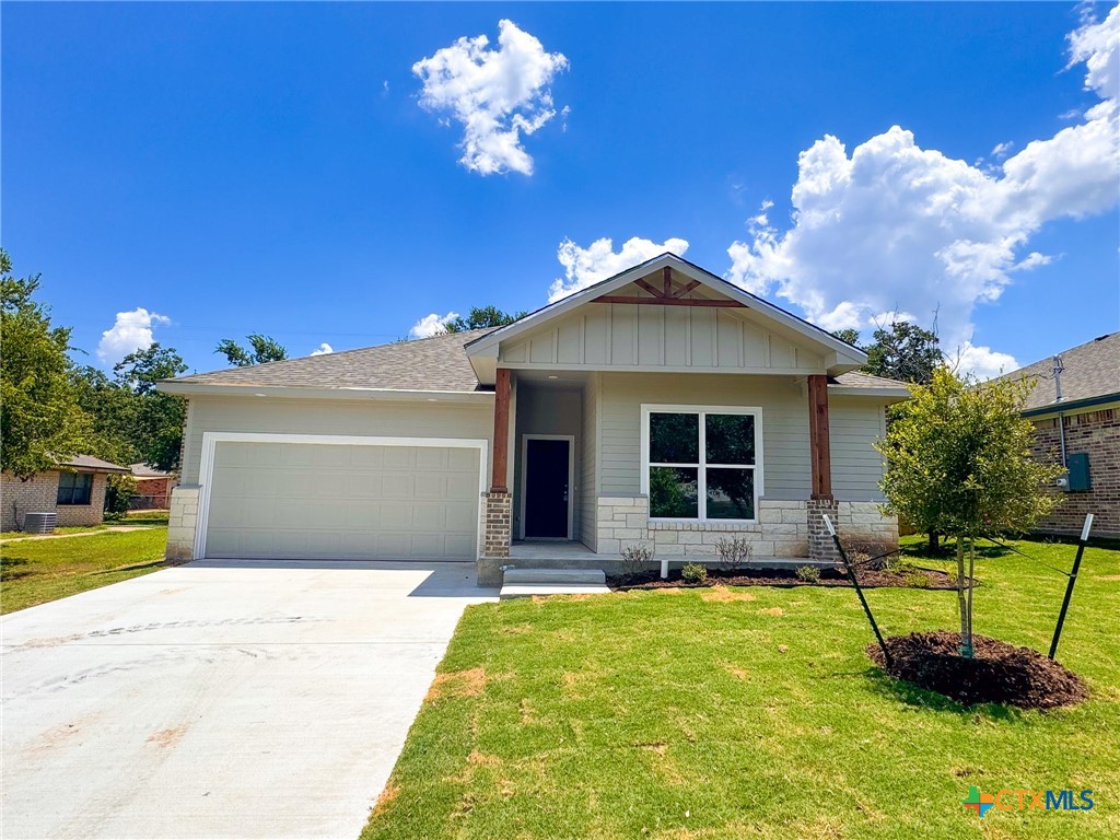 Elm Ln, Gatesville, TX 76528