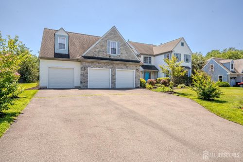 37 Kinglet Dr S, Cranbury, NJ, 08512-2130 | Card Image
