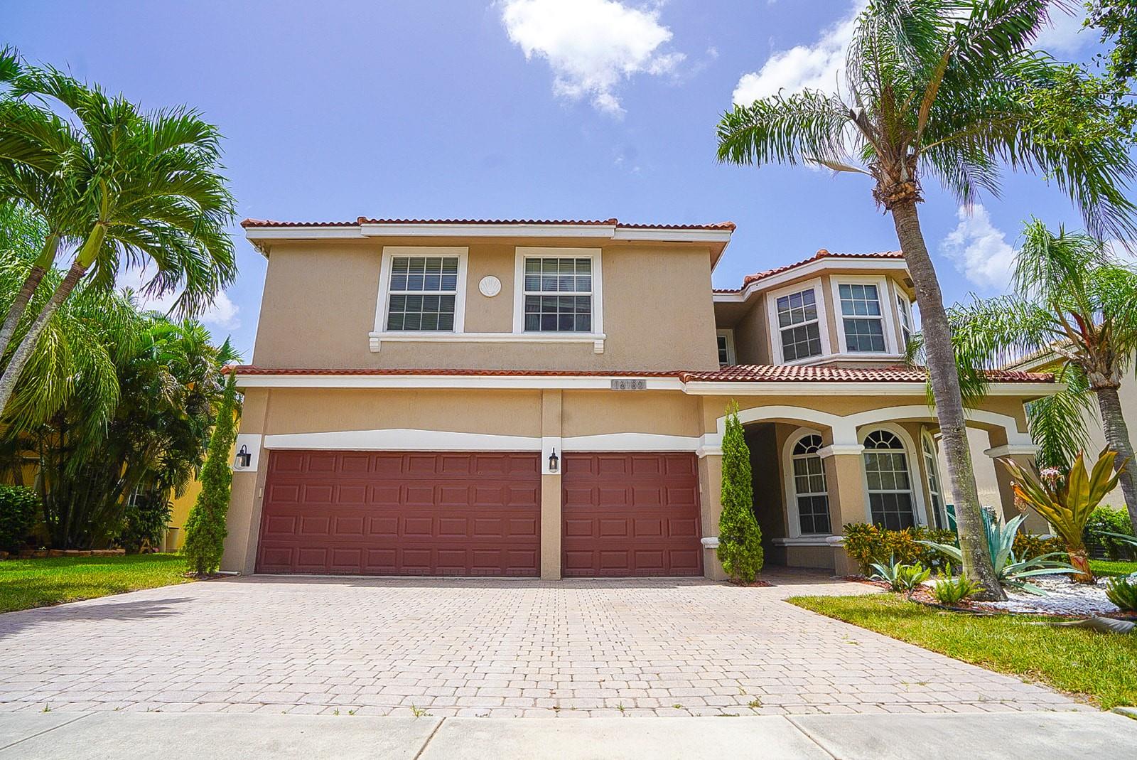 14th St, Pembroke Pines, FL 33027
