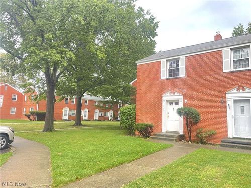 u9-442 Clearview Dr, Euclid, OH, 44123-2072 | Card Image