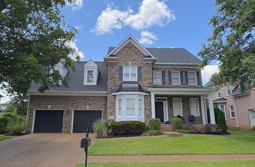 577 Crofton Park Ln, Franklin, TN, 37069-6532 | Card Image