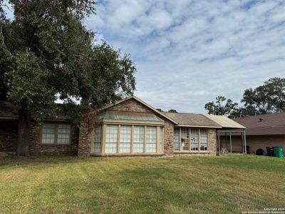 1518 E James Street, House other with 6 bedrooms, 5 bathrooms and null parking in Baytown TX | Image 2