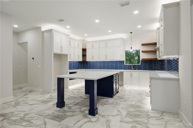 2313 Champion Ave, House other with 3 bedrooms, 2 bathrooms and null parking in Donna TX | Image 5