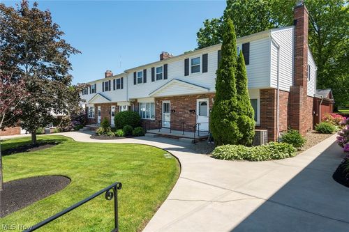 6484 State Rd, Parma, OH, 44134-4193 | Card Image